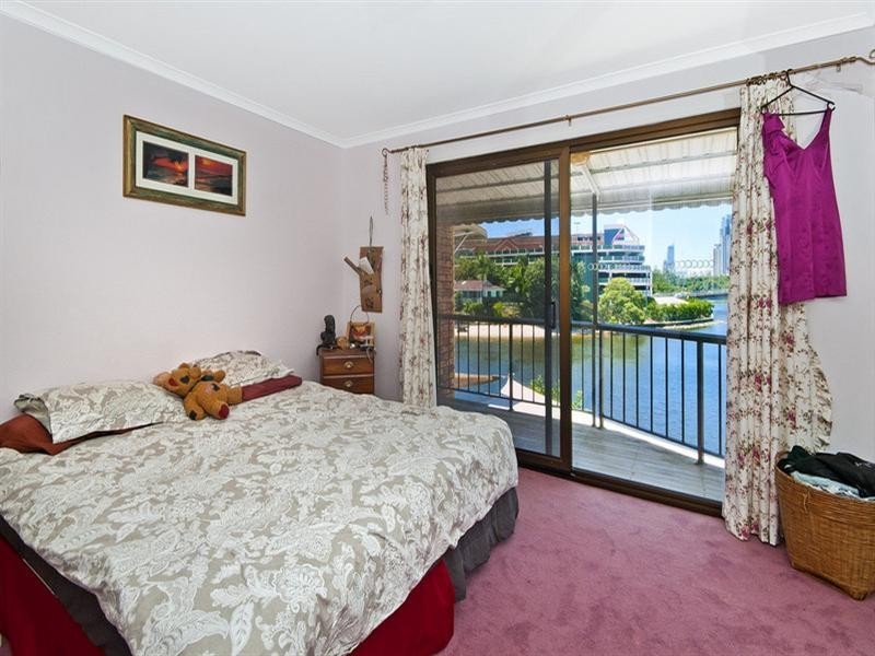 5/27-29 Surfers Avenue, Mermaid Waters QLD 4218