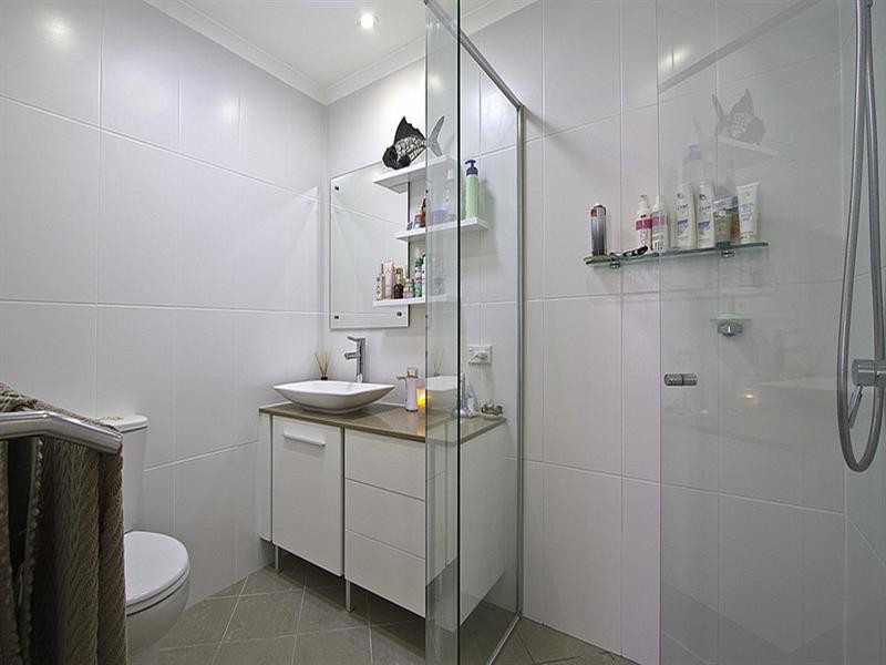 19a Oasis Cresent, Elanora QLD 4221