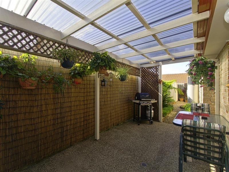 19a Oasis Cresent, Elanora QLD 4221