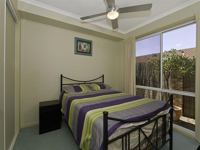 19a Oasis Cresent, Elanora QLD 4221