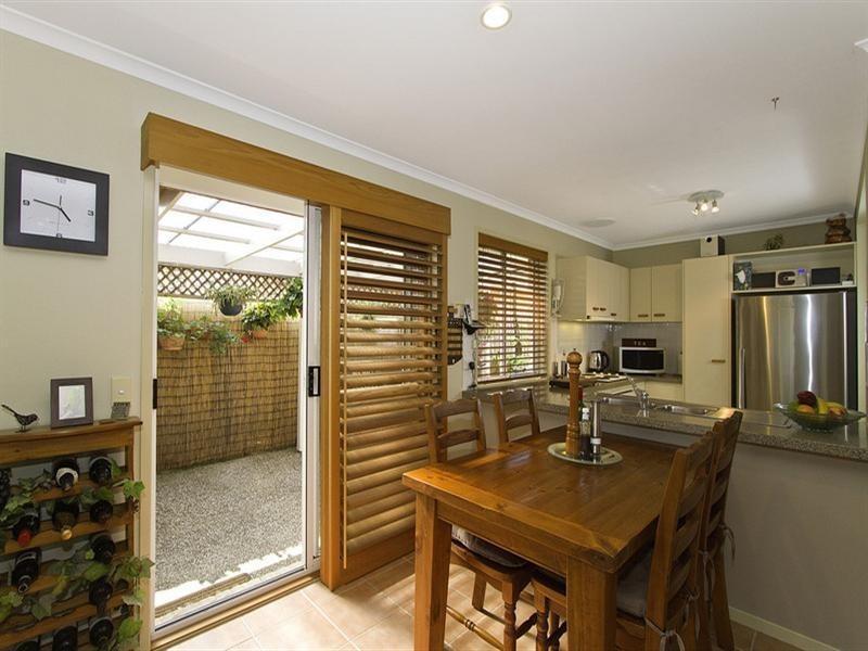 19a Oasis Cresent, Elanora QLD 4221