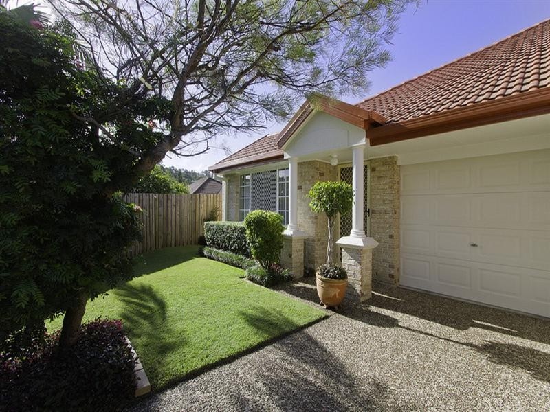 19a Oasis Cresent, Elanora QLD 4221
