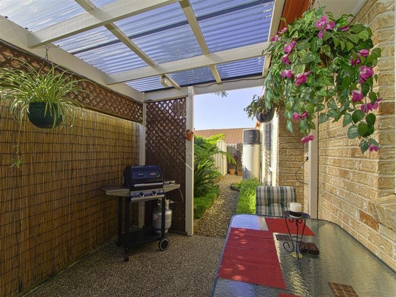 19a Oasis Cresent, Elanora QLD 4221