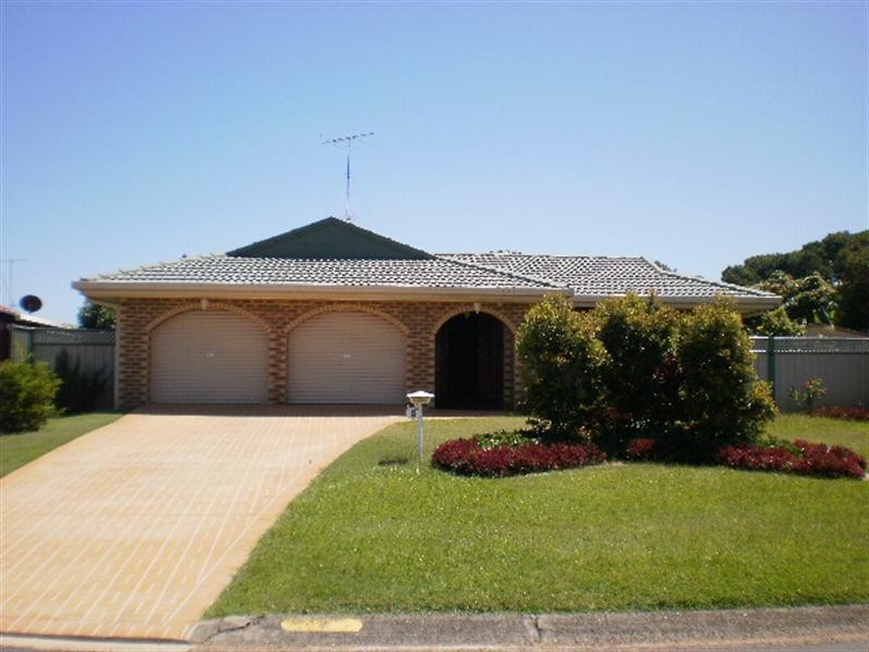 7 Holbrook Way, Elanora QLD 4221