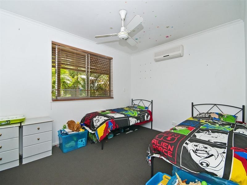 1 Brier Crescent, Varsity Lakes QLD 4227