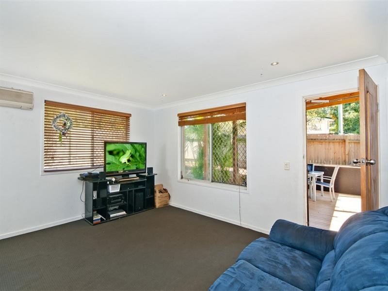 1 Brier Crescent, Varsity Lakes QLD 4227