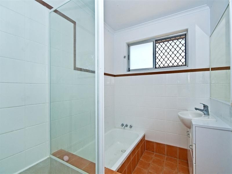 1 Brier Crescent, Varsity Lakes QLD 4227