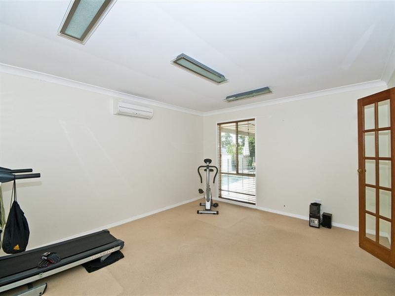 27 Forest Drive, Elanora QLD 4221