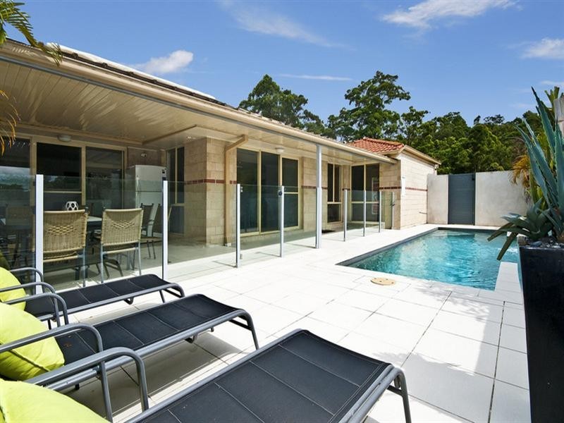 27 Forest Drive, Elanora QLD 4221