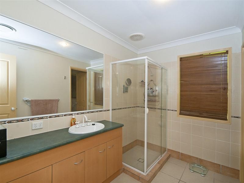 27 Forest Drive, Elanora QLD 4221