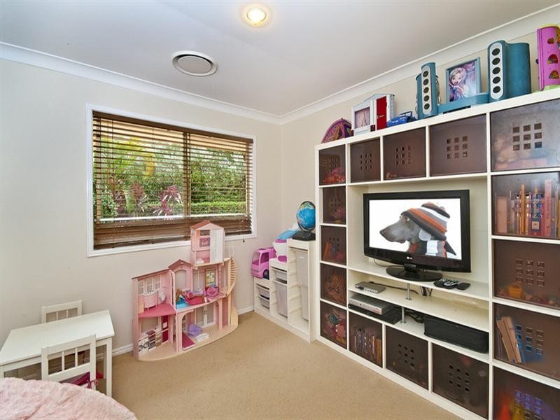 27 Forest Drive, Elanora QLD 4221