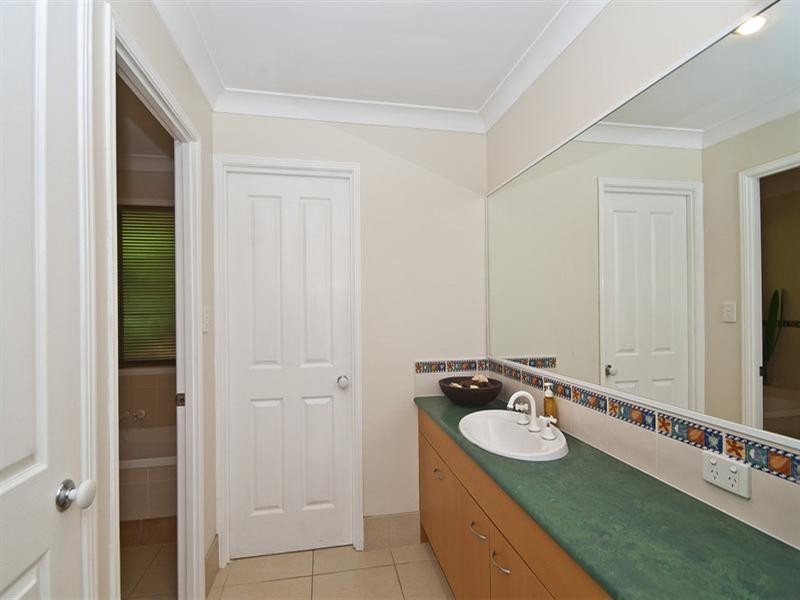 27 Forest Drive, Elanora QLD 4221