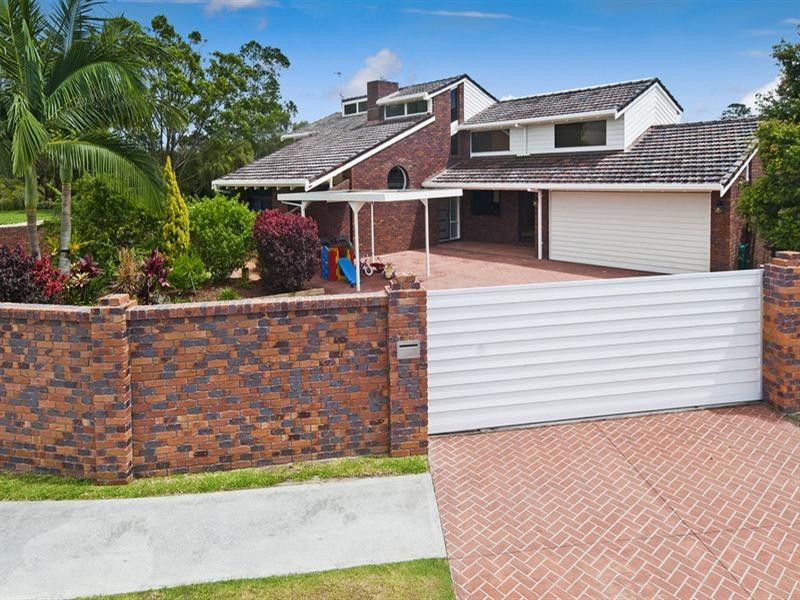 1 Chestnut Street, Elanora QLD 4221