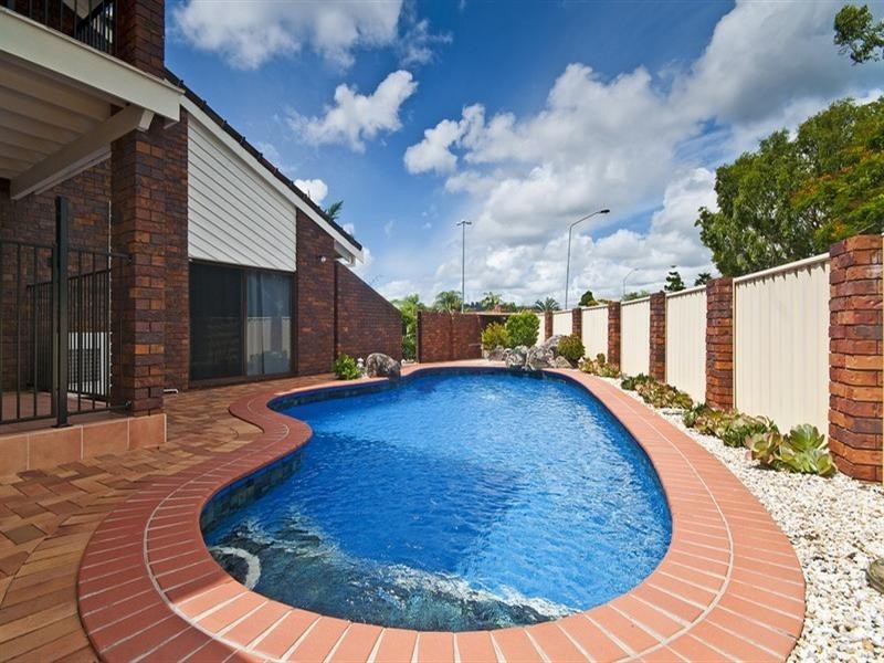 1 Chestnut Street, Elanora QLD 4221