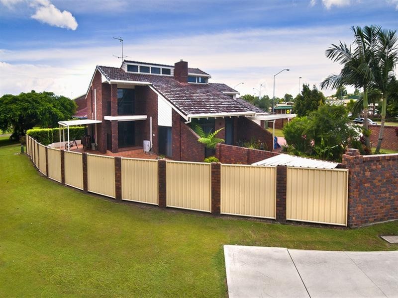 1 Chestnut Street, Elanora QLD 4221