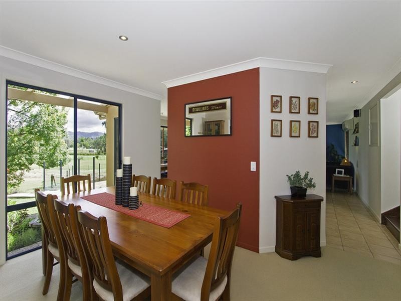 19 Nyoka Court, Elanora QLD 4221