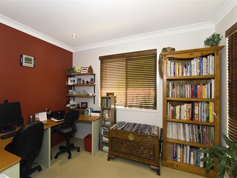 19 Nyoka Court, Elanora QLD 4221