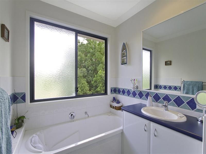 19 Nyoka Court, Elanora QLD 4221