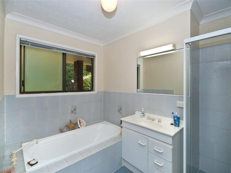 187 Simpsons Road, Elanora QLD 4221