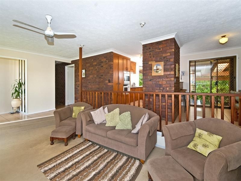 187 Simpsons Road, Elanora QLD 4221