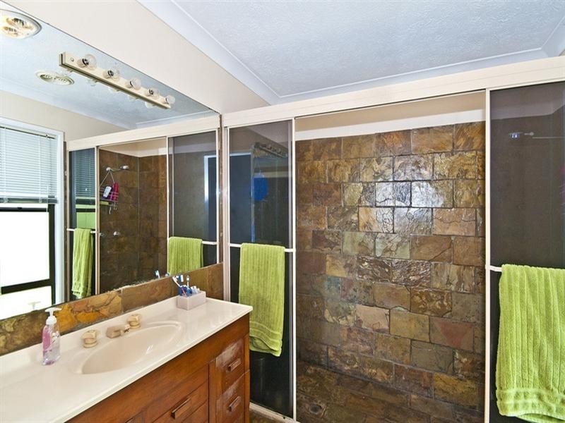 187 Simpsons Road, Elanora QLD 4221