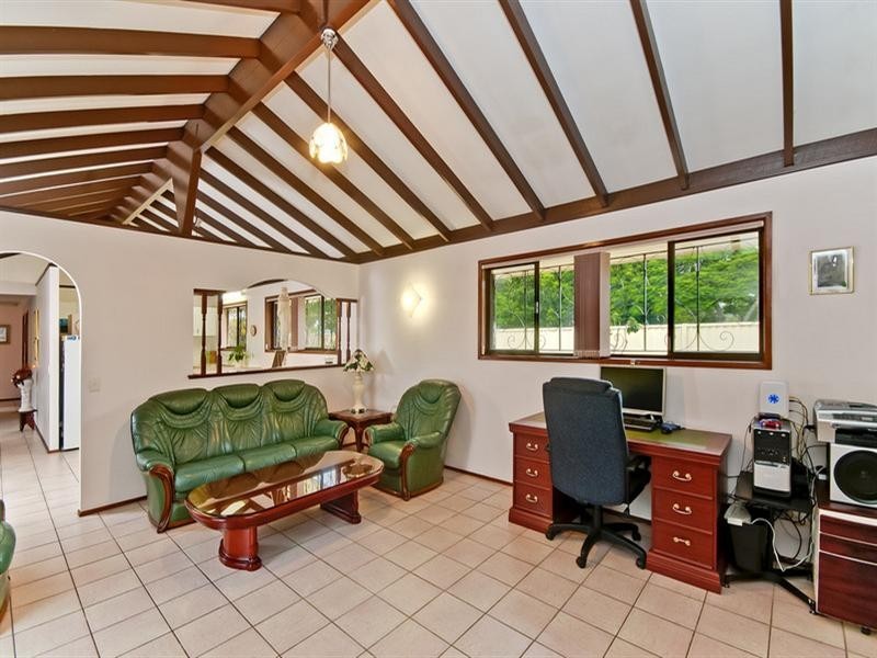 19 Kurrajong Court, Palm Beach QLD 4221