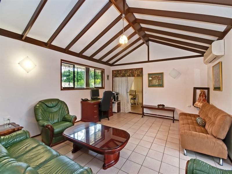 19 Kurrajong Court, Palm Beach QLD 4221