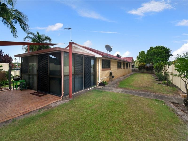 19 Kurrajong Court, Palm Beach QLD 4221