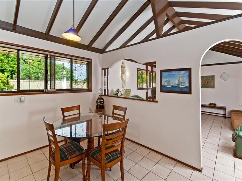 19 Kurrajong Court, Palm Beach QLD 4221