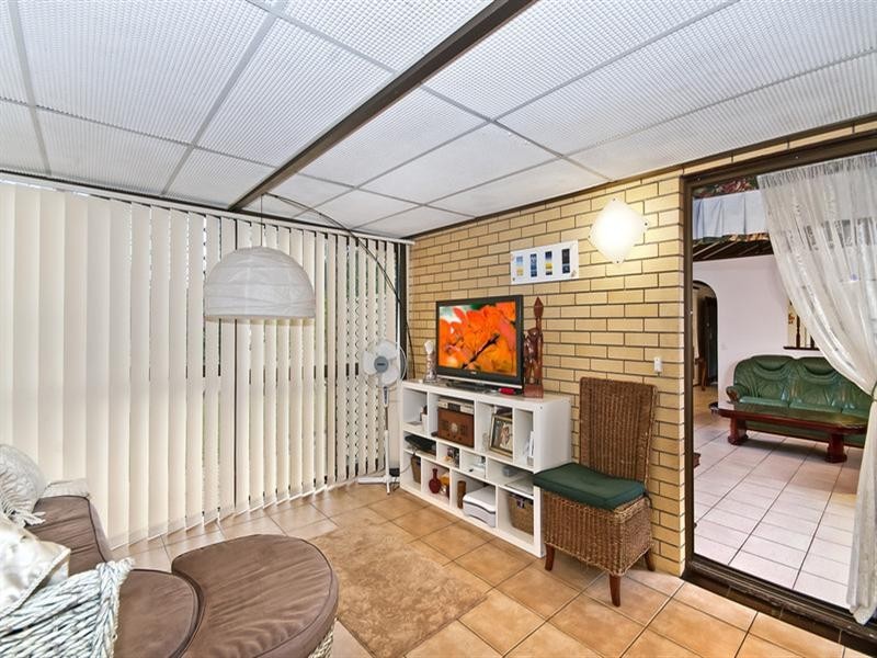 19 Kurrajong Court, Palm Beach QLD 4221
