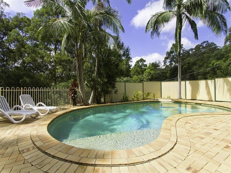 2 Dorset Place, Elanora QLD 4221