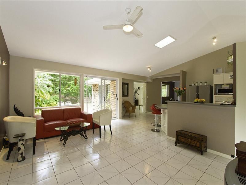 2 Dorset Place, Elanora QLD 4221