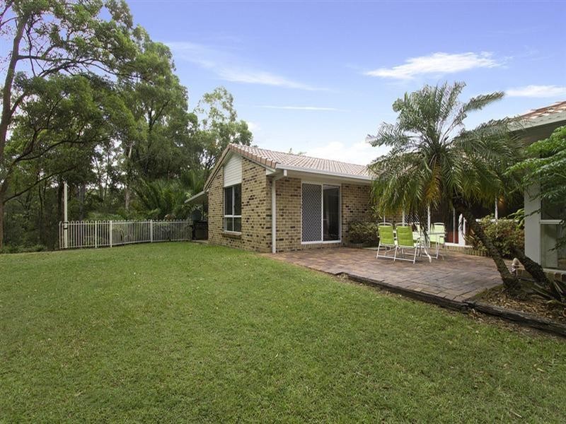 2 Dorset Place, Elanora QLD 4221