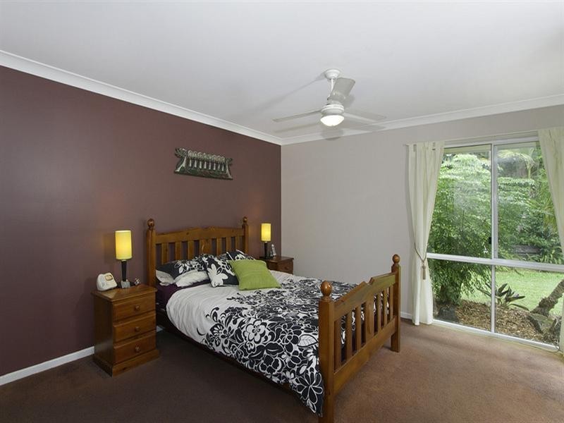 2 Dorset Place, Elanora QLD 4221