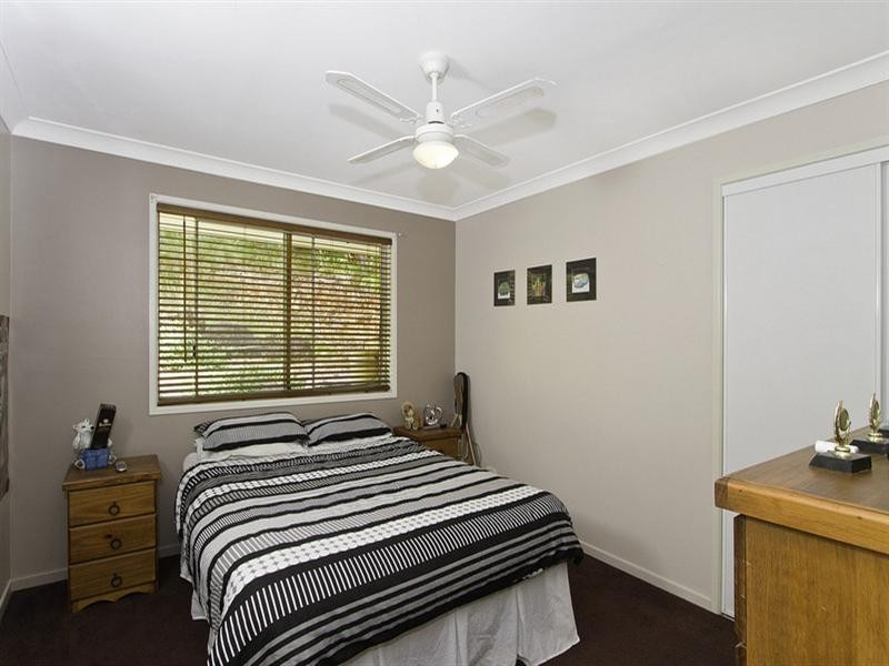 2 Dorset Place, Elanora QLD 4221