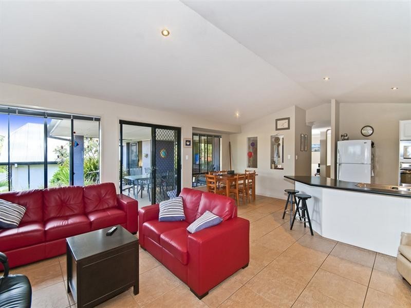 3 Casey Close, Currumbin Waters QLD 4223