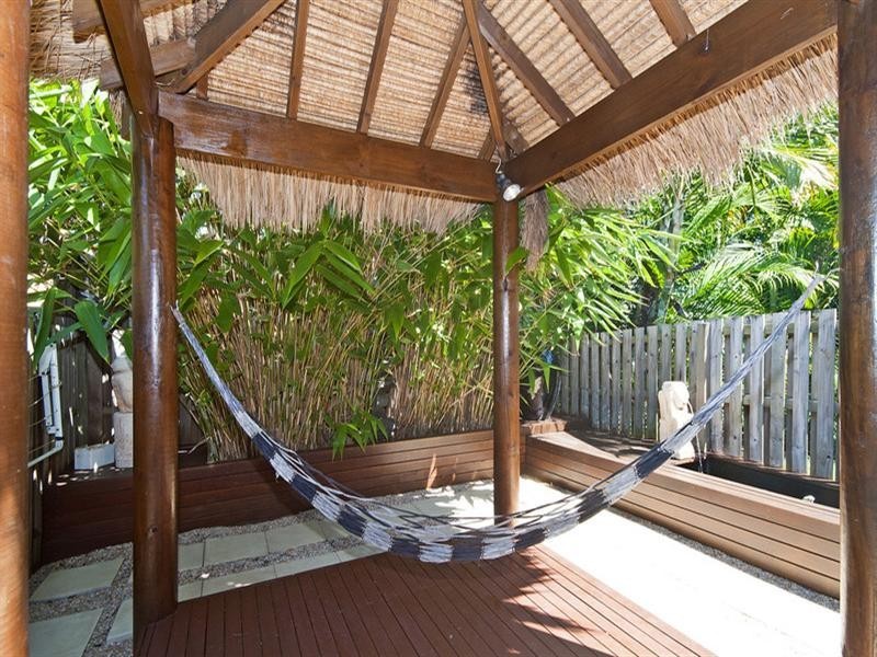 2/10 Fourteenth Avenue, Palm Beach QLD 4221