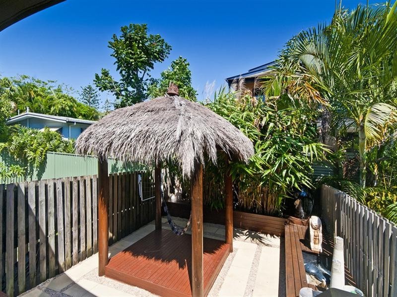 2/10 Fourteenth Avenue, Palm Beach QLD 4221