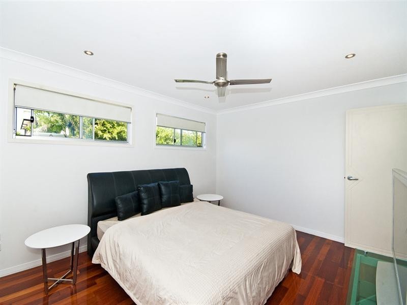 2/10 Fourteenth Avenue, Palm Beach QLD 4221