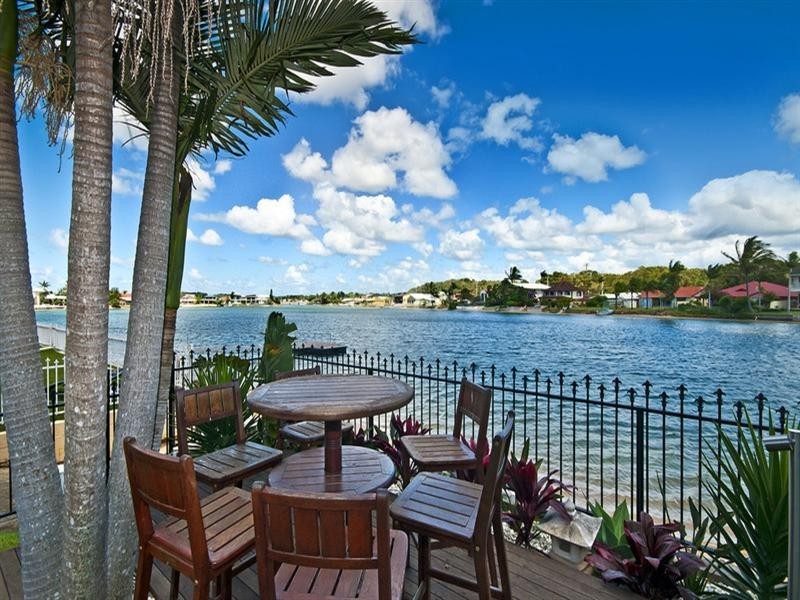 64 Parnki Parade, Palm Beach QLD 4221