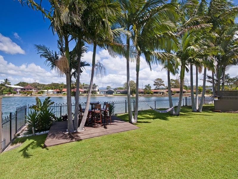 64 Parnki Parade, Palm Beach QLD 4221