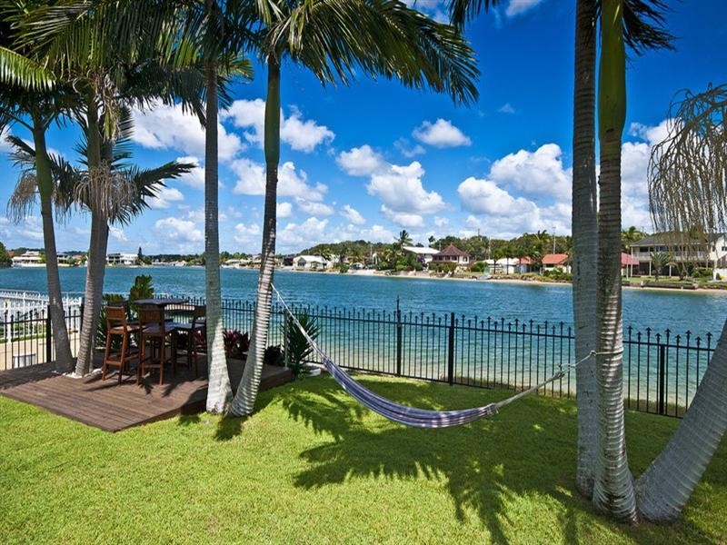 64 Parnki Parade, Palm Beach QLD 4221
