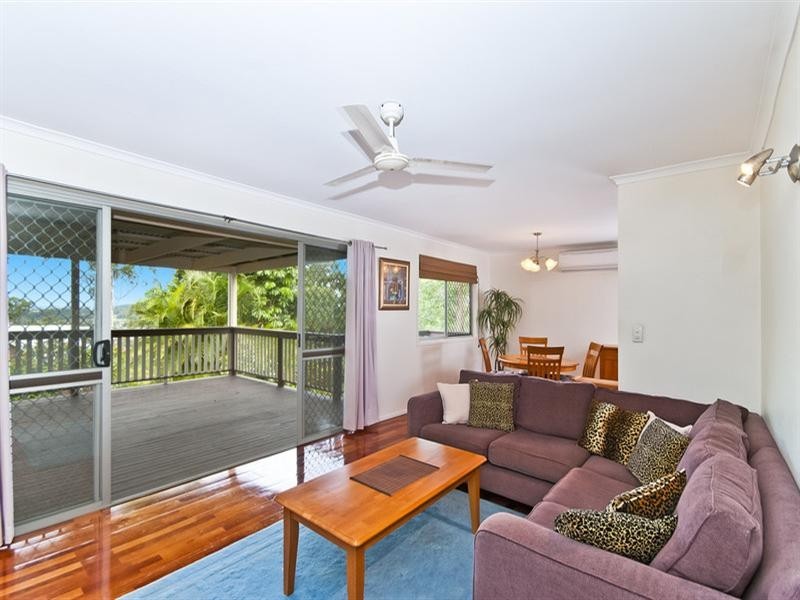 60 Simpsons Road, Currumbin Waters QLD 4223