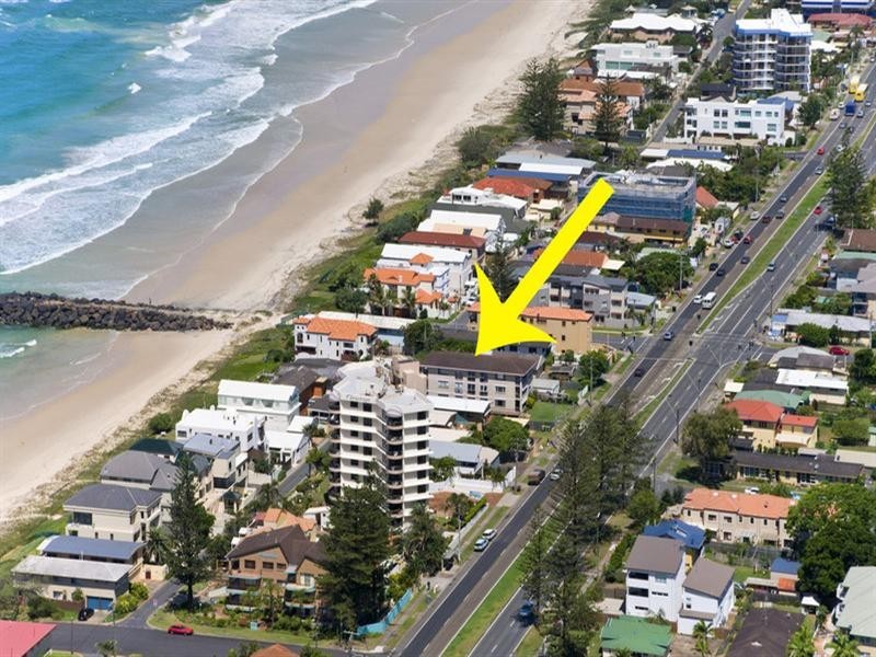 2/186 Jefferson Lane, Palm Beach QLD 4221