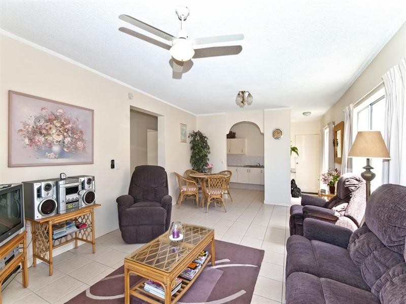 2/186 Jefferson Lane, Palm Beach QLD 4221