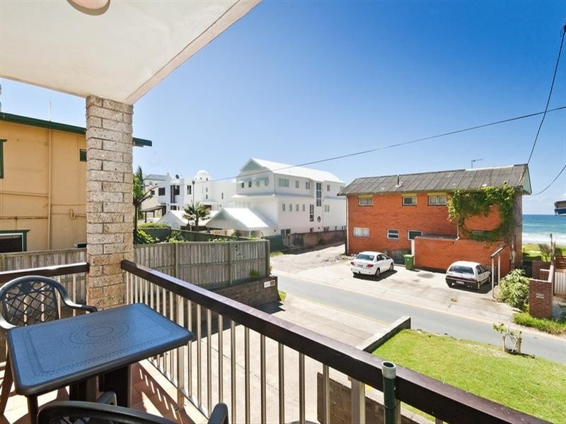 2/186 Jefferson Lane, Palm Beach QLD 4221