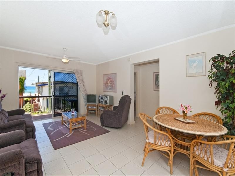 2/186 Jefferson Lane, Palm Beach QLD 4221