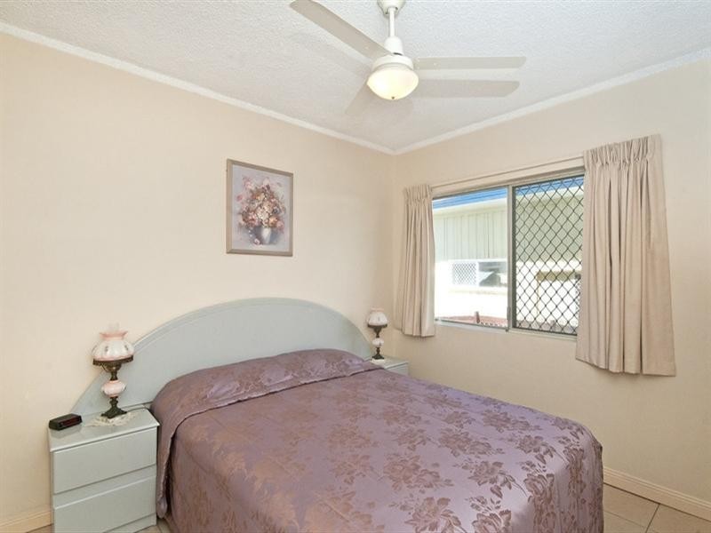 2/186 Jefferson Lane, Palm Beach QLD 4221