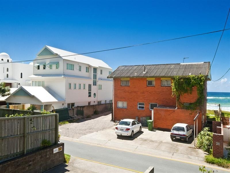 2/186 Jefferson Lane, Palm Beach QLD 4221