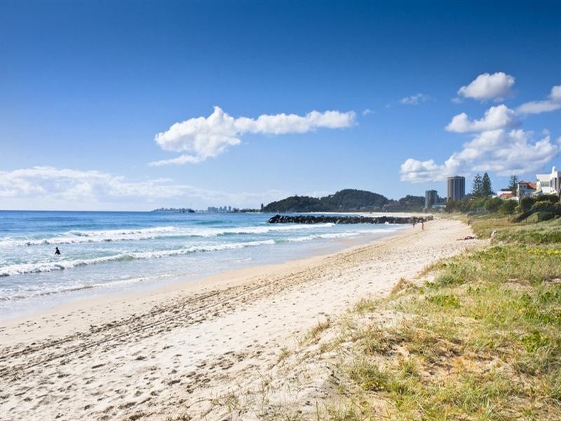 2/186 Jefferson Lane, Palm Beach QLD 4221